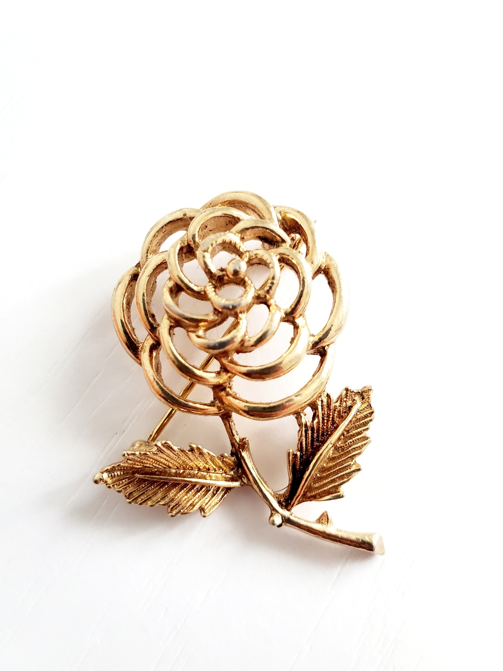 Sarah Coventry Gold Floral Rose Brooch Pin - 1960